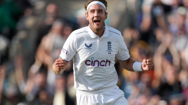 England win thrilling final Ashes Test as Stuart Broad takes winning wicket to draw series with Australia England win thrilling final Ashes Test as Stuart Broad takes winning wicket to draw series with Australia